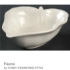 Small white ceramic leaf bowl by Cindy Crawford